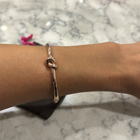Kate Spade New York sailor knot bangle bracelet rose gold -never worn - Picture 6 of 8